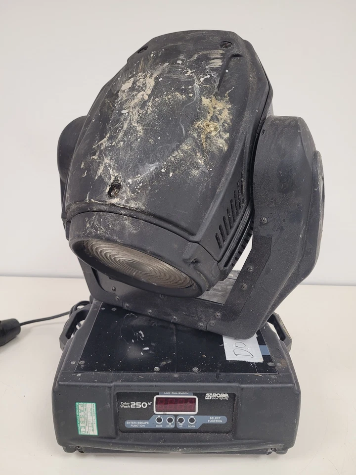 Gemischte Beleuchtungsausrüstung - Club Scan 250CT Robe, MAC 250TM Licht usw. - Image 4 of 4