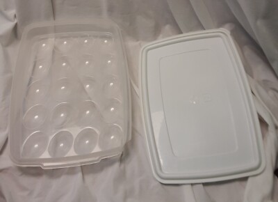 Rubbermaid Servin' Saver Deviled Egg Keeper Container #0070 #7 White ...