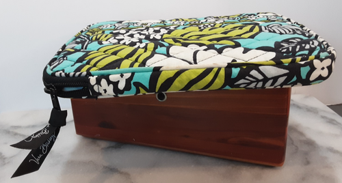 Vera Bradley Island Blooms Quilted Cotton Tablet Sleeve - 第 10/12 張圖片