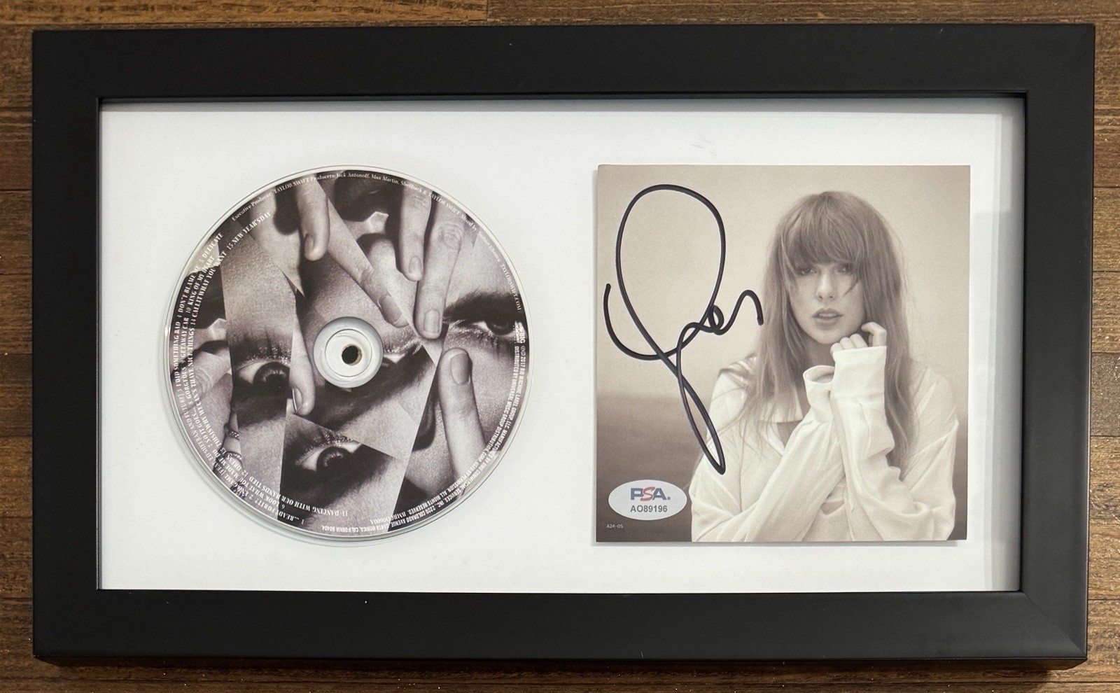 Framed TAYLOR SWIFT Reputation CD & SIGNED Autographed Photograph PSA DNA COA