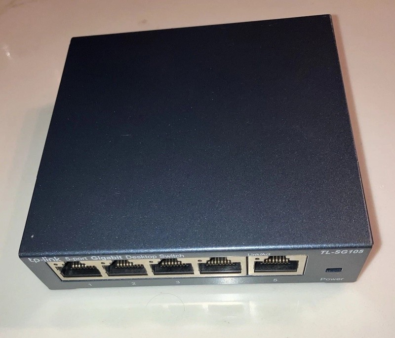 TP-Link TL-SG105~5-Port~10/100/1000Mbps Gb Ethernet Network Switch~New + Charger