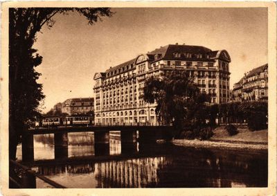 Old postcard postcard Strasbourg Gauhaus (490148)