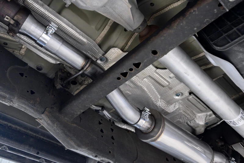 MBRP para Chevy Tahoe 2021+ / GMC Yukon aluminio. Escape dividido doble Cat-Back de 3 pulgadas con Foto 3 de 4