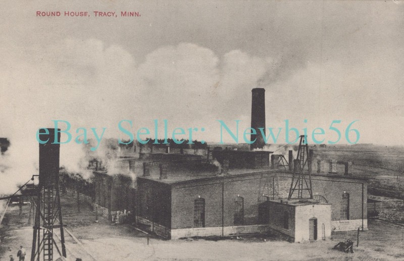 Tracy Minnesota MN - RAILROAD ROUND HOUSE - Postcard Lyon County