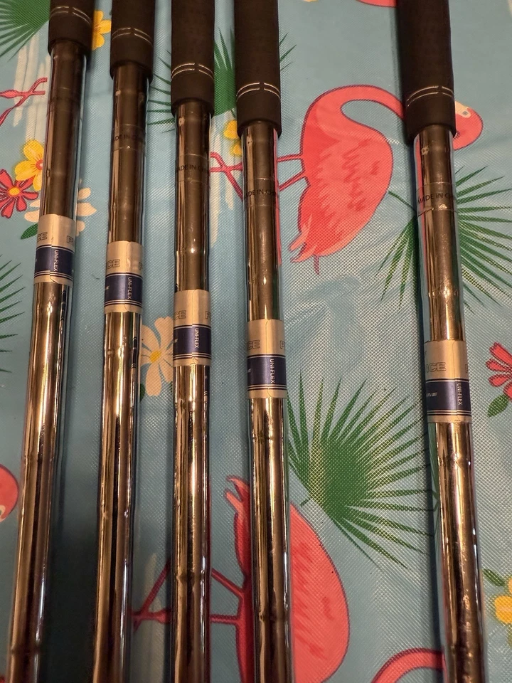 Adams Speedline irons 6,7,8,9,P unifiex steel shafts - Image 4 of 4