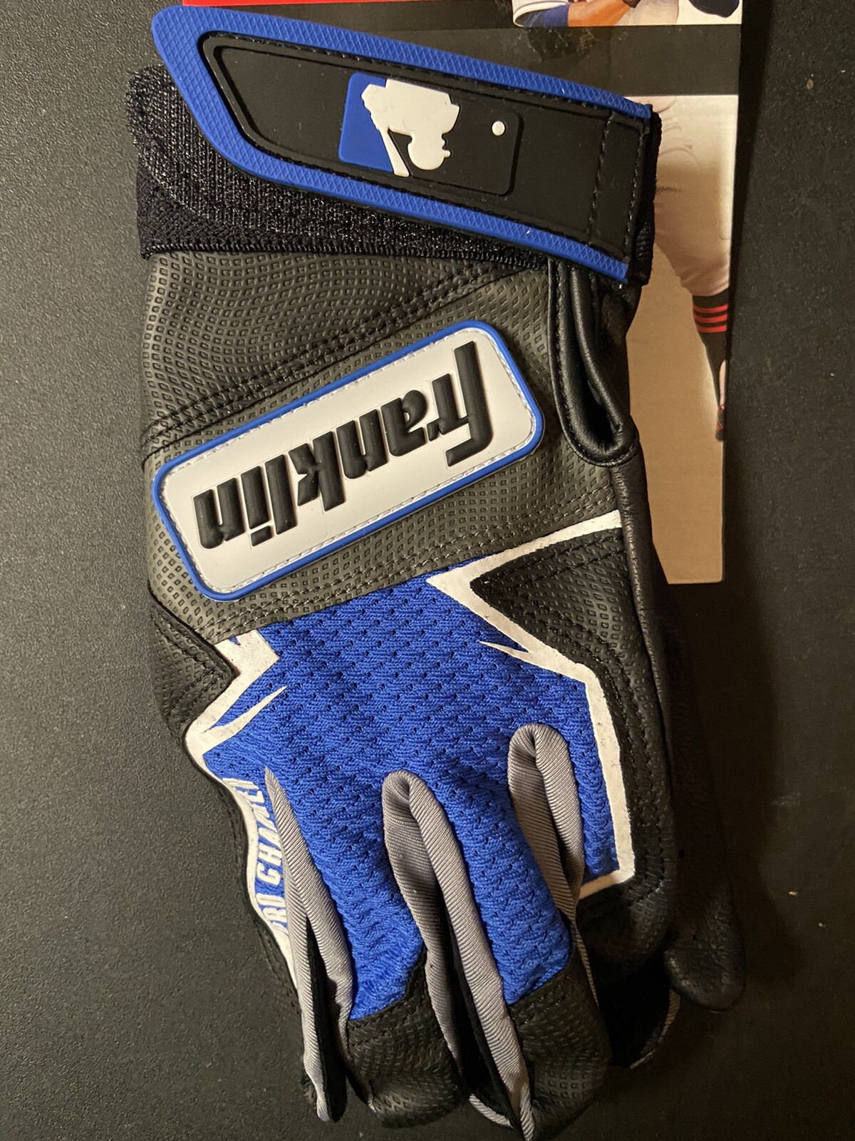 batting gloves blue