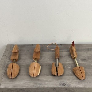 Mixed Brands Shoe Trees Womens SM-L Brown Cedar Wood Lot Of 4 Hold Everything