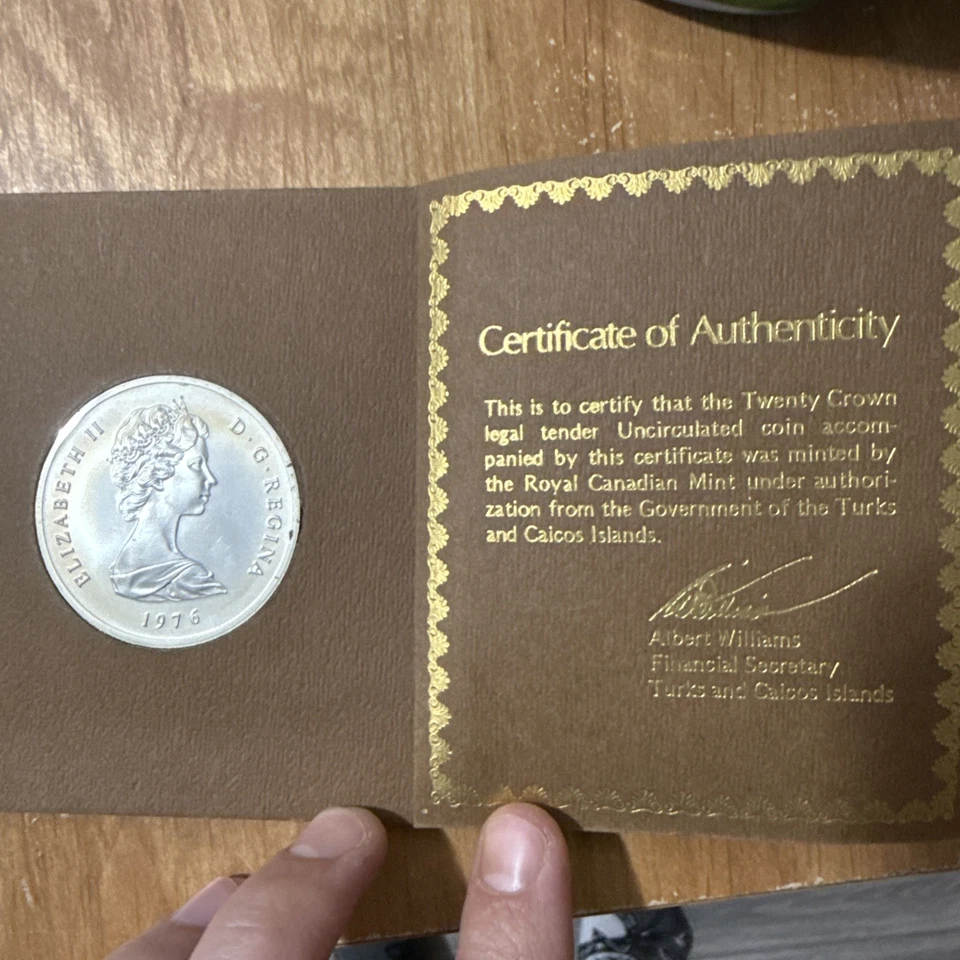 1976 Turks & Caicos "4 PORTRAITS OF QUEEN VICTORIA" Silver Coin in Book & COA - Image 4 of 4