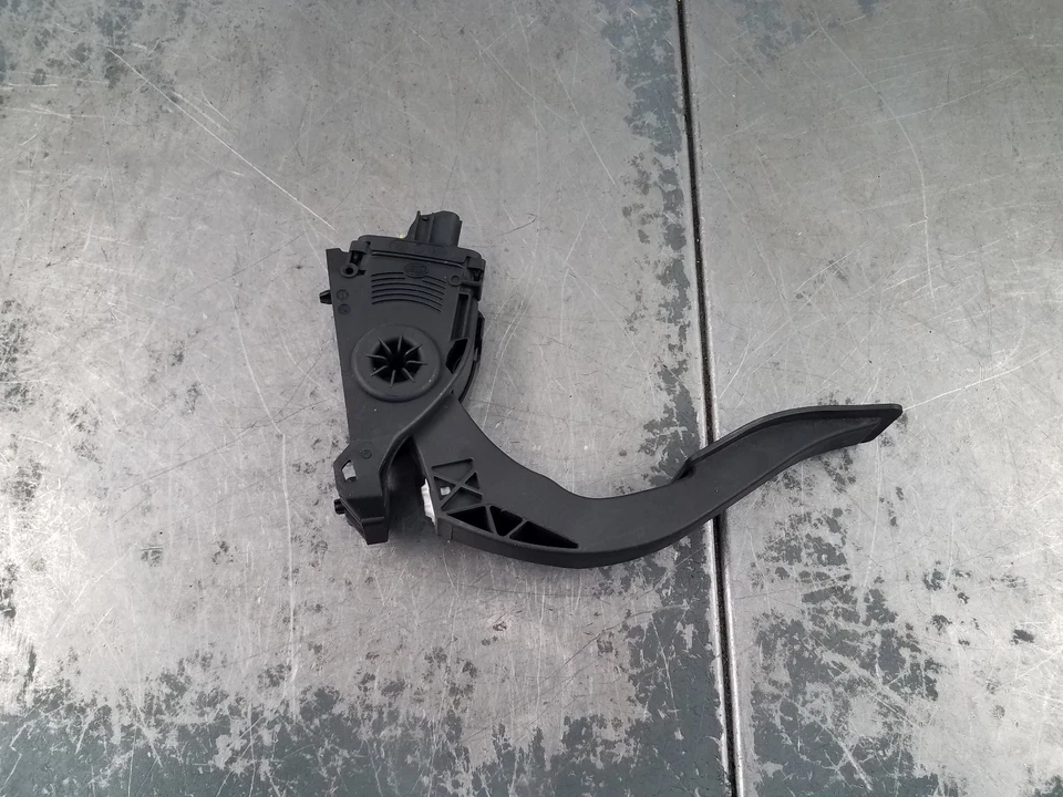 2012 Audi S4 Quattro B8 Throttle Pedal #1947 V6 - Image 4 of 4
