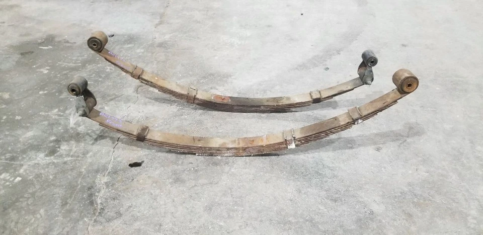 86 JEEP GRAND WAGONEER LEAF SPRING FRONT SET PAIR LEFT AND RIGHT 7 LEAF - Image 2 of 4