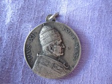 Vatican Pope Pius XI medallion 1925 the Pontiff between the wars