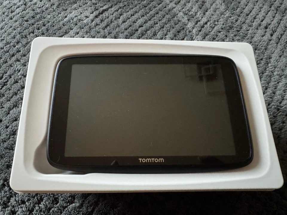 TomTom Navi Go Essential 4pn60 6 Zoll GPS Navigationssystem - Bild 2 von 4