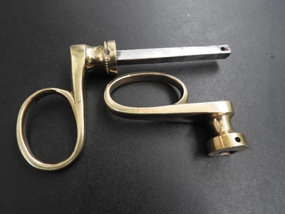 ancienne paire de poignée Béquille de porte laiton serrure quincaillerie FENETRE - Photo 1/4