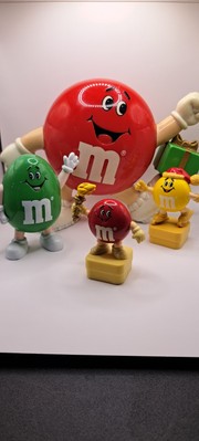 M&M Süßigkeitenhalter Spender 1991 rot M&Ms 6'' + grün gelb und rot Restposten.