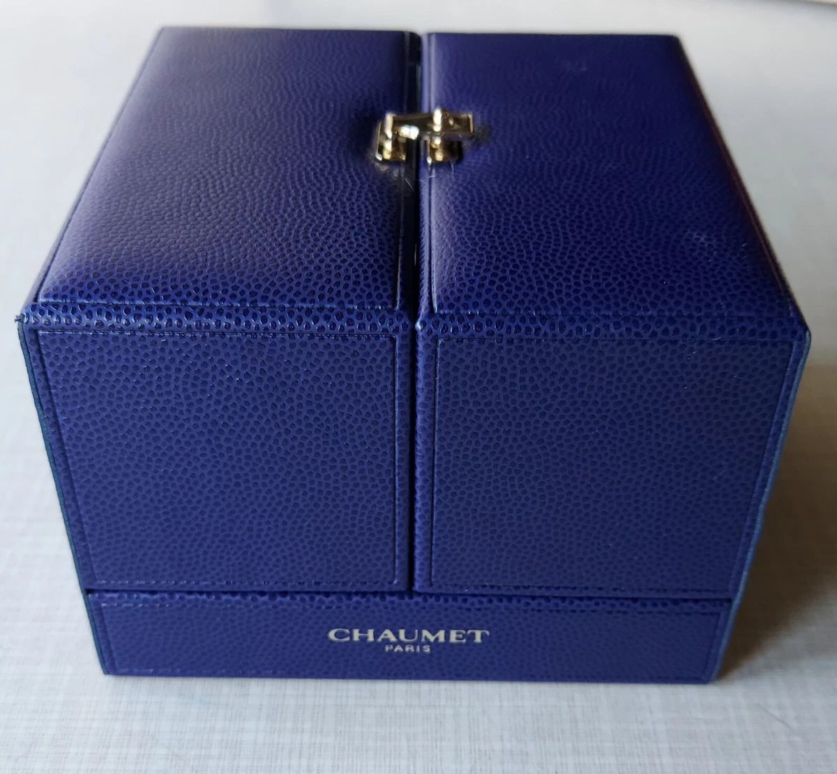 Upscale jewelry deals boxes