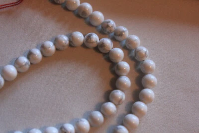 Howlite Strang  Kugel 39cm  8mm - Bild 1 von 4
