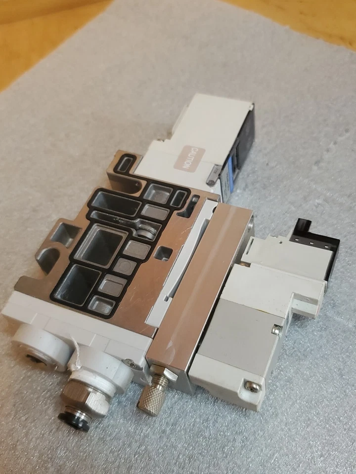 Electroválvula KOGANEI GA110E1-PSL-1L-7W PB24C-38W 24VDC BUEN ESTADO  Foto 4 de 4