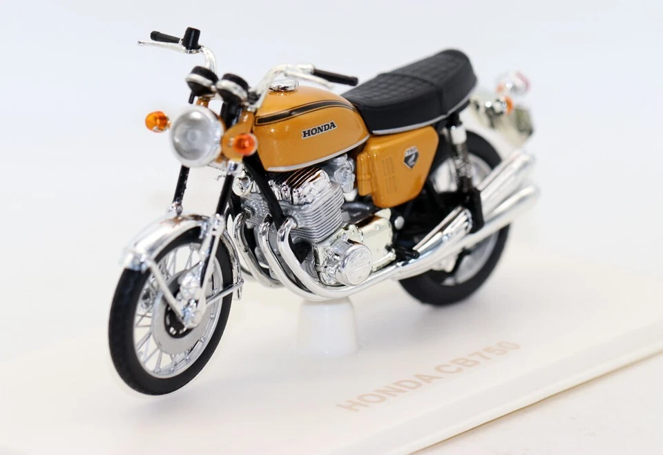 Norev Collectors 1/18 Scale Honda CB750 Motorbike Diecast Alloy Toy Cars Model - Image 3 of 4