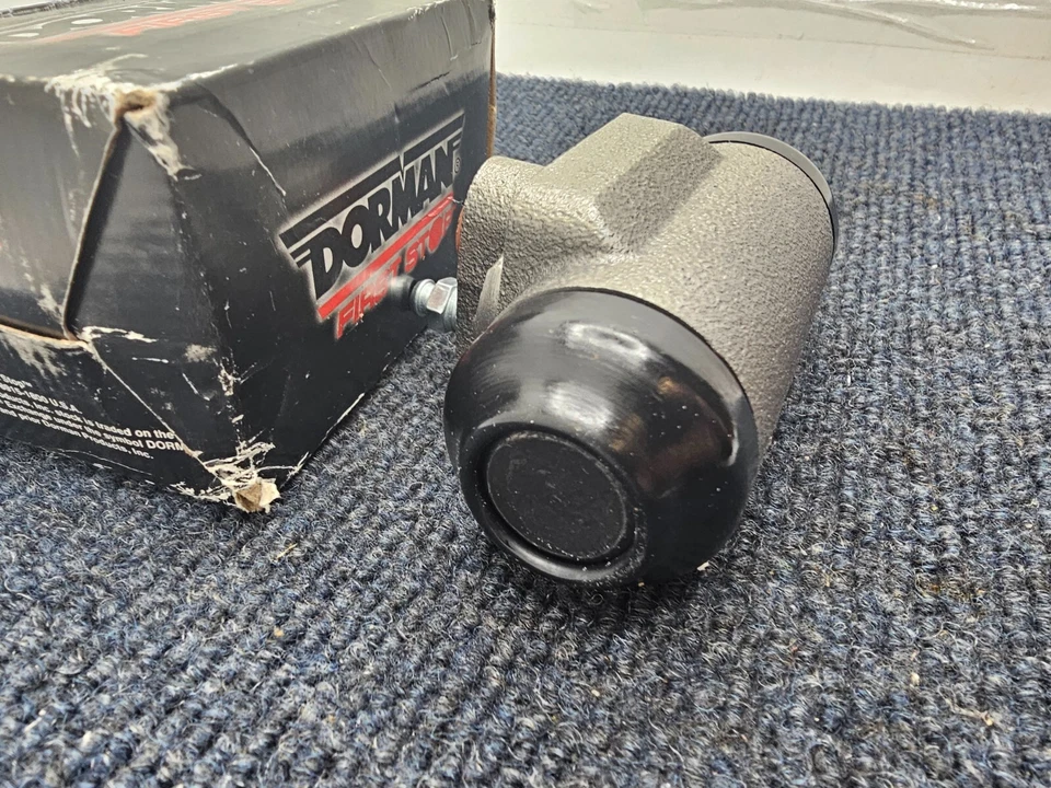 Cilindro de roda de freio a tambor Dorman W37785 para 2000 Chevrolet C2500 - Imagem 2 de 4