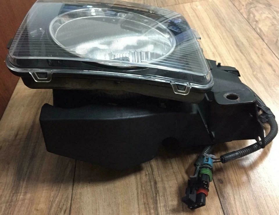 2010 HUMMER H3 ПЕРЕДНЯЯ ПРАВАЯ ПАССАЖИРСКАЯ БОКОВАЯ ФАРА - Изображение 4 из 4