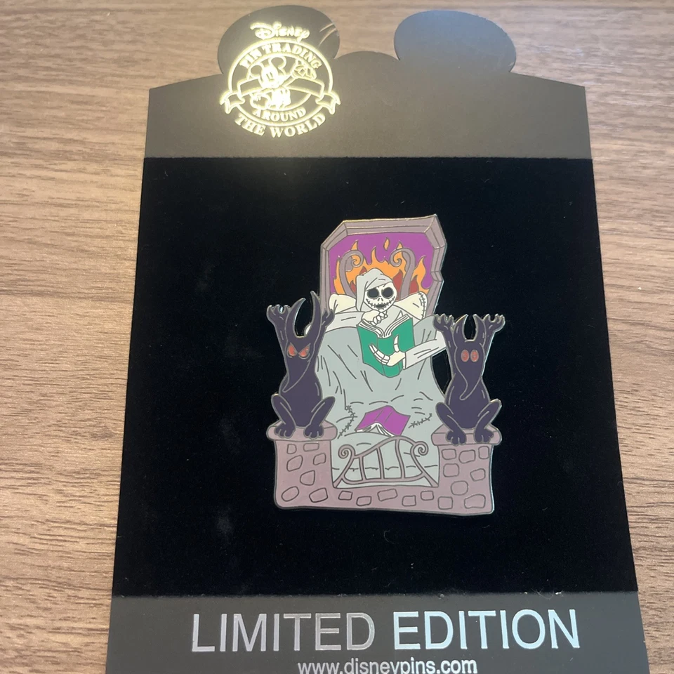 LE 100 DISNEY SHOPPING JACK LECTURA EN LA CAMA PESADILLA ANTES DE NAVIDAD PIN RARO Foto 2 de 4