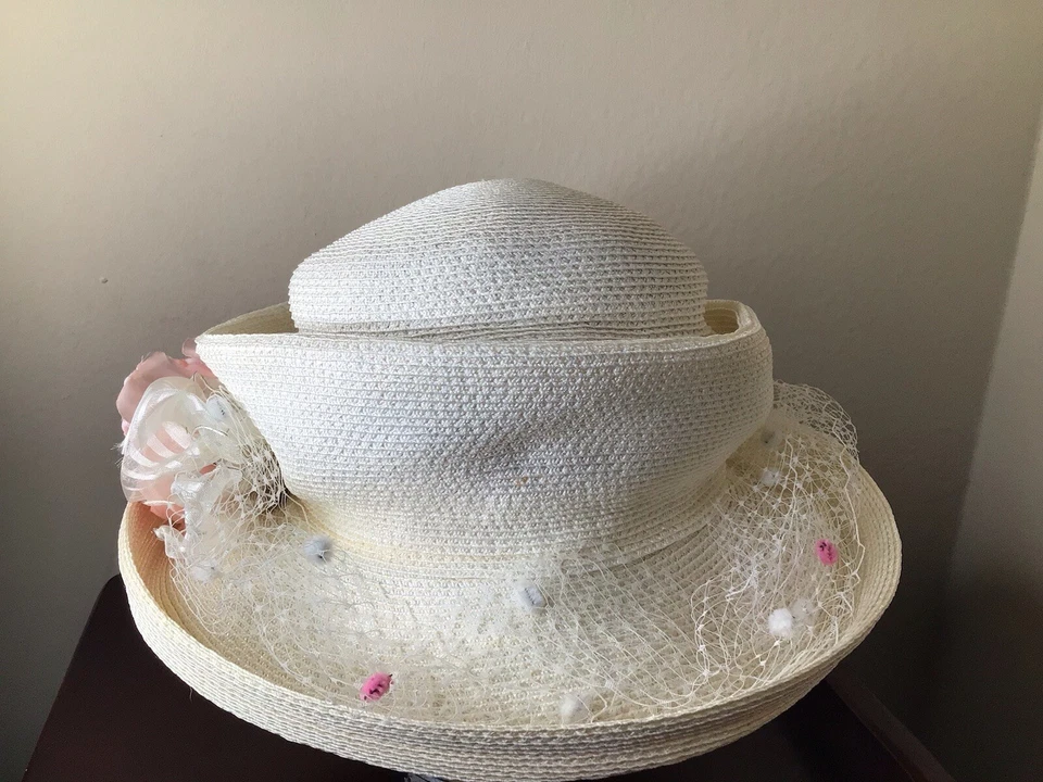 Sombrero de mujer Lé Chea Derby cinta tejida marfil malla rosa Foto 4 de 4