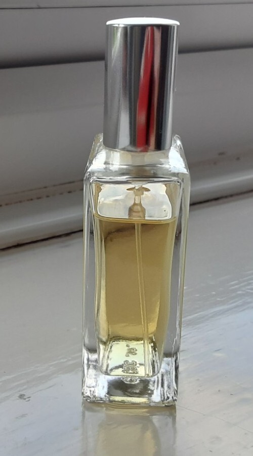 THE ESSENCE VAULT FRAGRANCES 15 EAU DE PARFUM EDP 30ML **USED** PERFUME