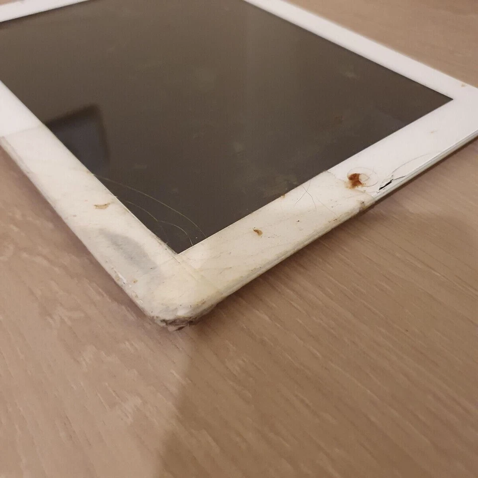 Apple iPad 2 A1395 White Wi-Fi 9.7" LCD Display 16GB 512MB RAM Dual Core Tablet - Image 4 of 4