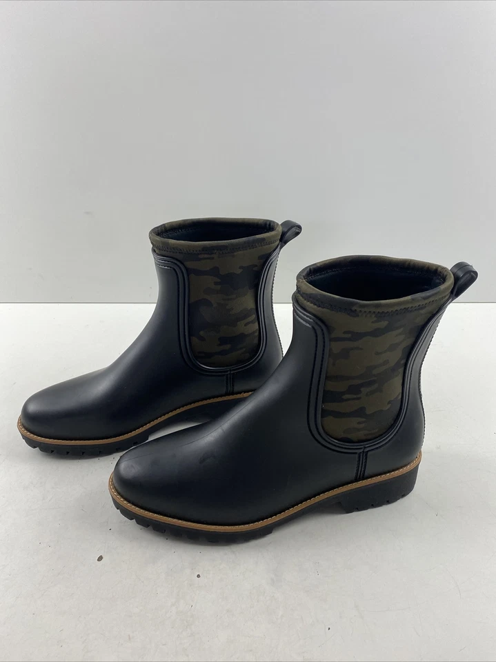 Bernardo ZORA Black Rubber/Camo Round Toe Pull On Ankle Boots Women’s Size 9 - Image 4 of 4