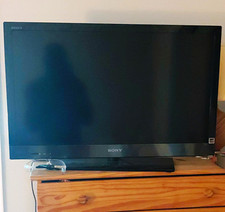 Sony BRAVIA 32in LCD 1080p FHD Flat Screen TV Black HDMI Input