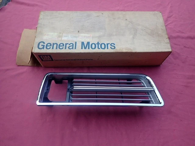 Pontiac Sunbird 1979 Safari camioneta faro bisel, diestro, ¡nuevo! rejilla Foto 2 de 4