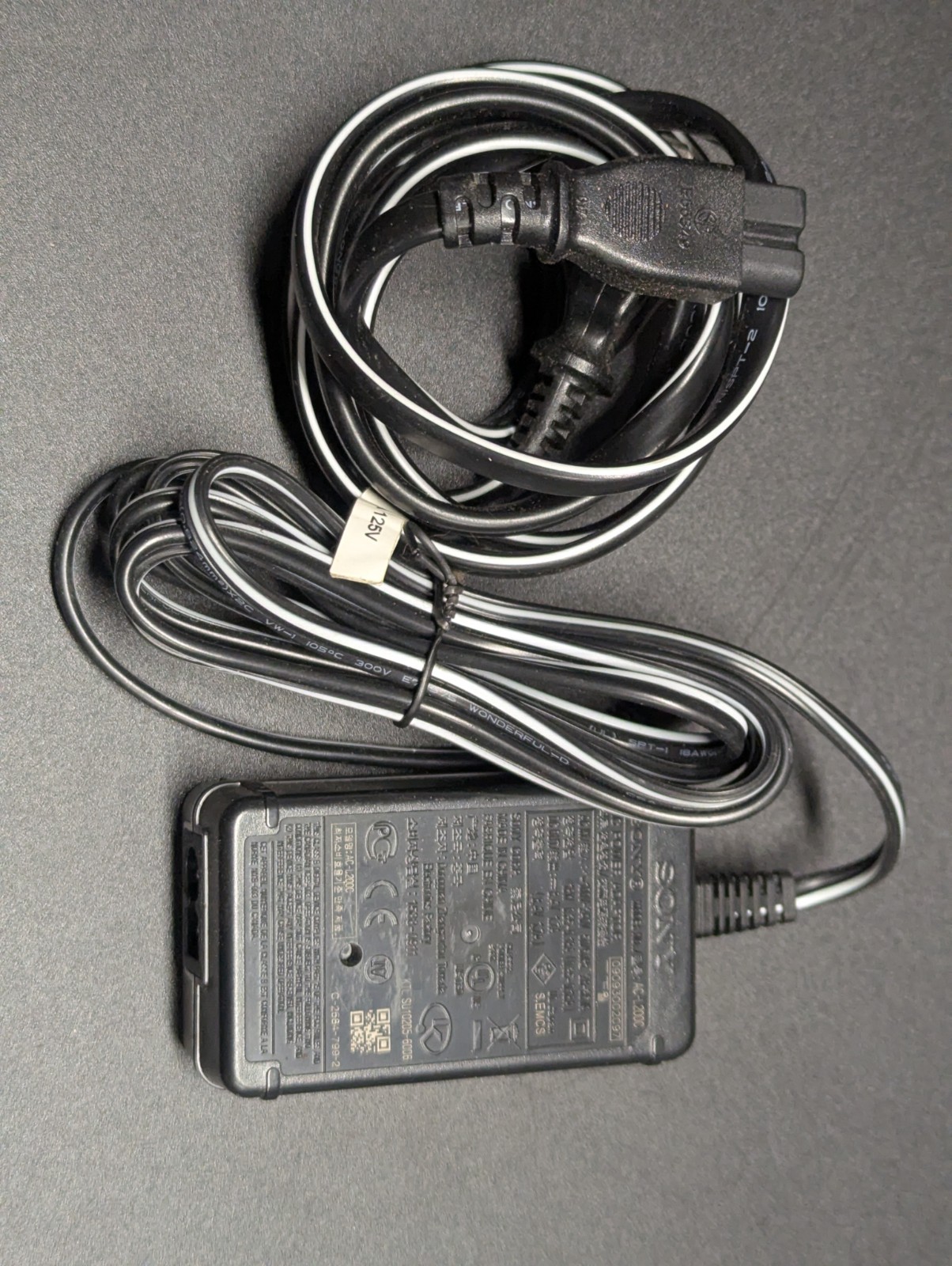 Charger - Ac-l200c - 8.4v - Tested