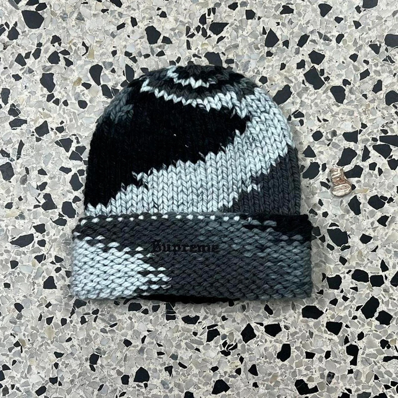 BONNET SUPREME SS 24 TRICOTS NOIR/BLANC :