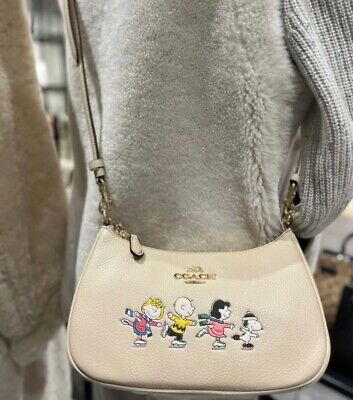 Coach CE861 Coach X Peanuts Teri Shoulder Bag With Snoopy Coach CE861 Coach X Peanuts Teri Shoulder Bag With Snoopy