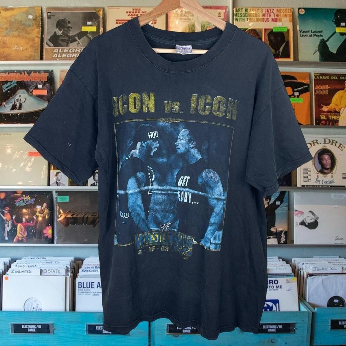WWE ザ・ロック　Tシャツ　2002年(WWE公式グッズ) Vintage 2002 WWE WWF Icon Vs Icon The Rock Hulk Hogan