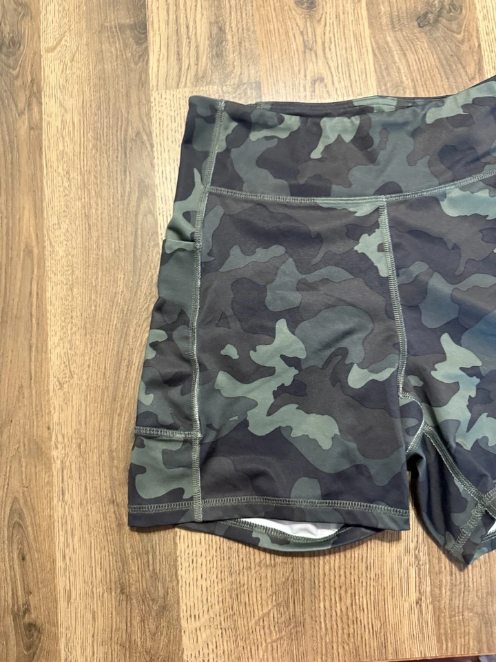 Pantalones Cortos Tek Gear Equipo de Entrenamiento para Mujer Medianos Verdes Negros Camuflaje Bicicleta Foto 3 de 4