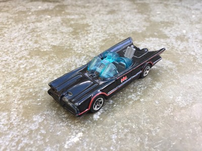 hot wheels batmobile s06