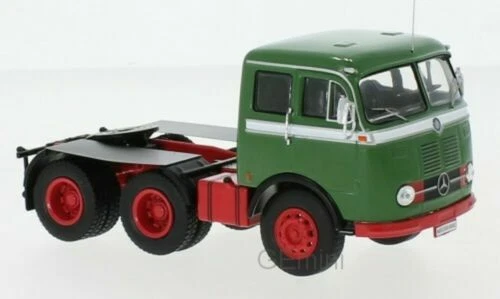 Voitures, camions et fourgons miniatures 1:43 Mercedes