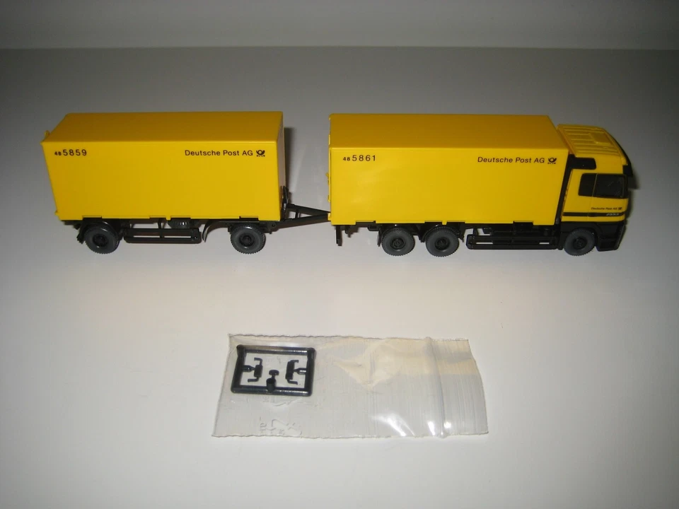 Wiking H0 573 06 39 - Camión MB con remolque "Deutsche Post AG" - Imagen 4 de 4