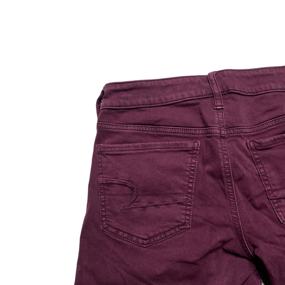 Pantalones Cortos American Eagle Para Mujer Talla 4 Midi Súper Elastizados Granate AEO Sarga Tiro Bajo Foto 3 de 4