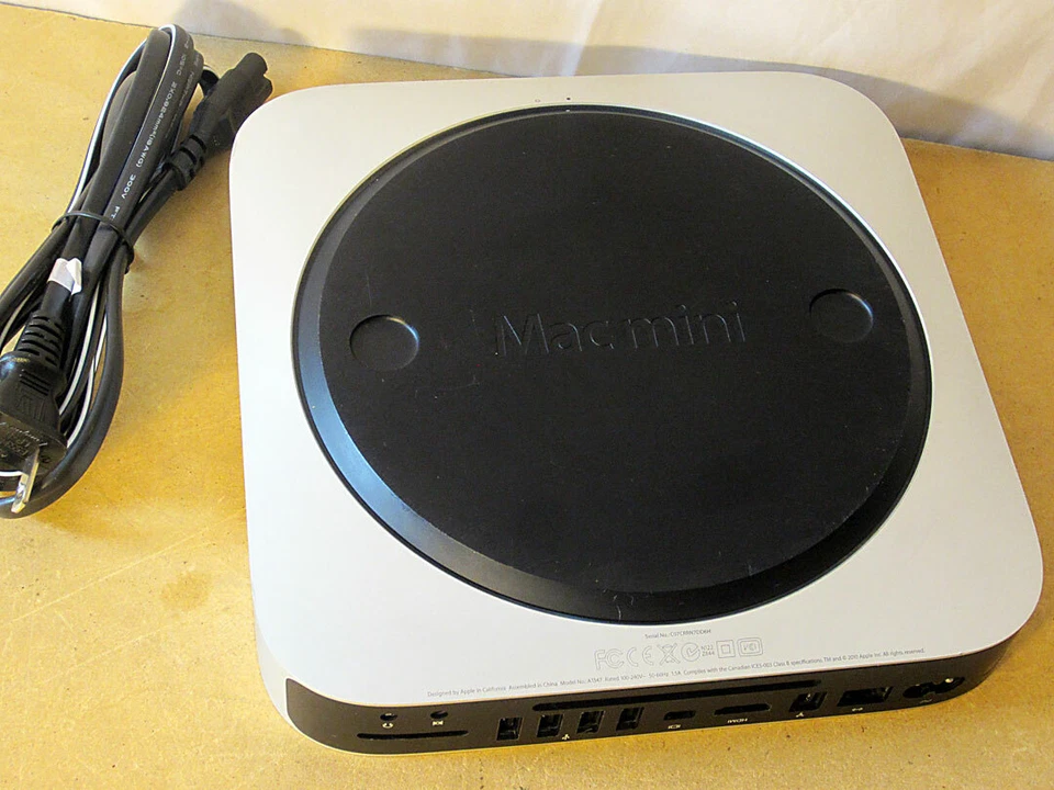 Computadora de escritorio Apple Mac mini - MC816LL/A (julio de 2011) - Disco duro de 500 GB - SIN RAM  Foto 2 de 3