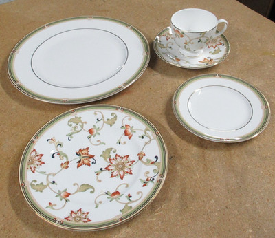 Wedgwood Bone China England Oberon 5 Piece Dinner Place Setting Super Clean