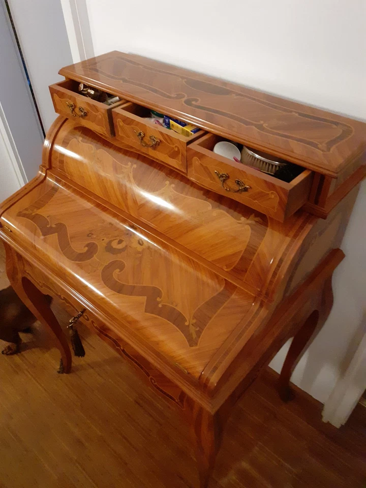 Vintage- Roll-Sekretär, praktisch zum Arbeiten, viel Platz für Kleinteile