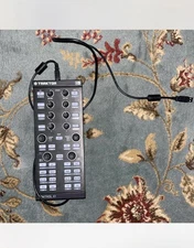 Native Instruments TRAKTOR KONTROL X1 DJ Controller 