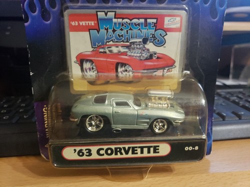 Muscle Machines 63 Corvette #00-8 1:64 scale diecast gray on blister package - Picture 2 of 4