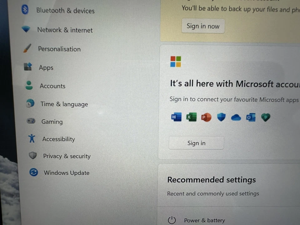 Microsoft Surface Pro 5 12.3" i7-6650 8GB RAM 256GB SSD Wind 11 80% BAT LCD READ - Image 4 of 4