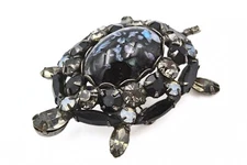 Marvelous Alice Caviness Designer Black Art Glass Cab Turtle Figural Brooch