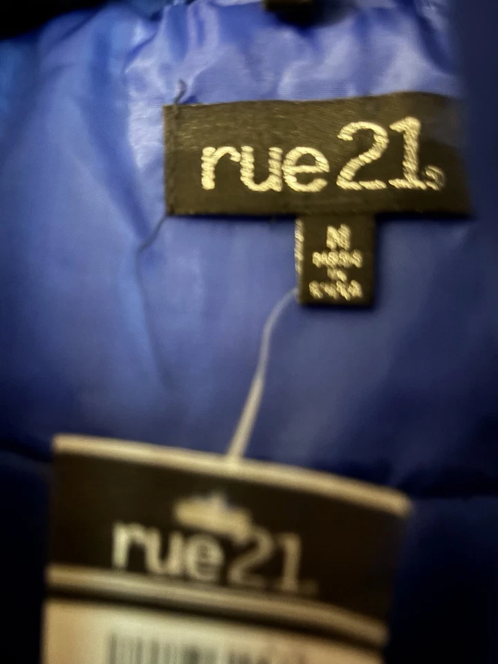 NWT Rue21 Vest Women Medium Blue Puffer Style Full Zip Polyester Shell Insulated - Image 2 of 3
