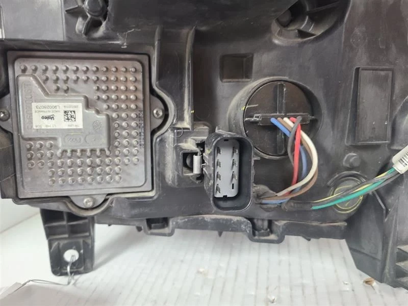 Passenger Right Headlight Fits 17-19 SIERRA 2500 PICKUP 554683 - Image 3 of 4