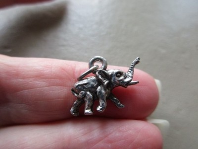 ANTIQUE VINTAGE OLD SILVER TONE LUCKY ELEPHANT GOOD LUCK FOB CHARM PENDANT CUTE